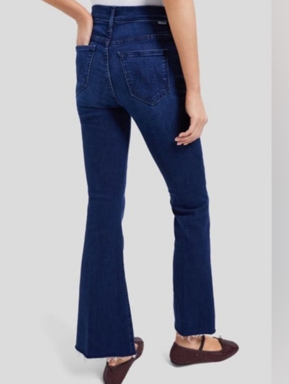 MOTHER The Weekender Fray Jeans Mint Condition Mid Rise Flare Dark Wash Size 27 - Picture 2 of 15